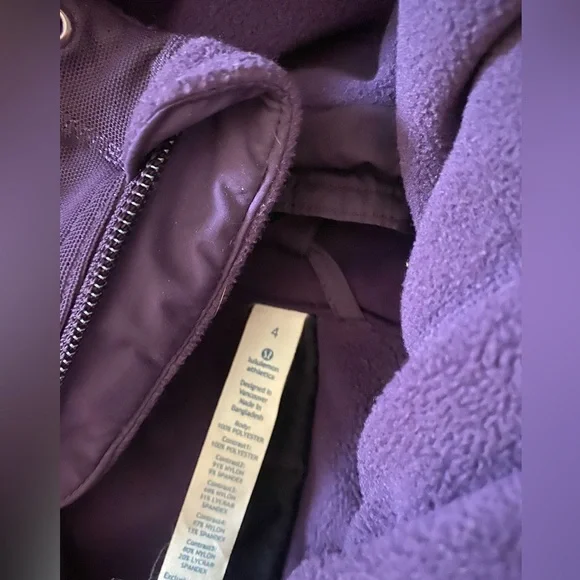 Lululemon Fleecy Keen Jacket in deep Zinfandel - Picture 11 of 12